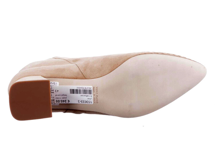11902 Lilian camel image