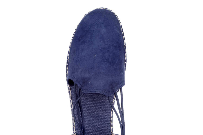 Nuria Toni Pons blauw image