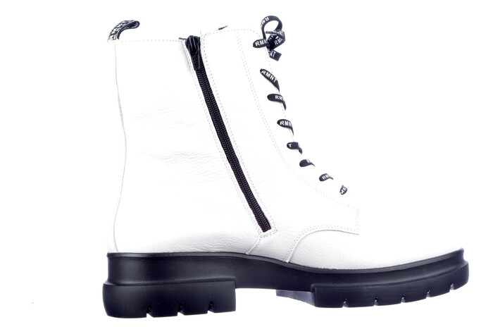 D8975-80 Remonte wit image