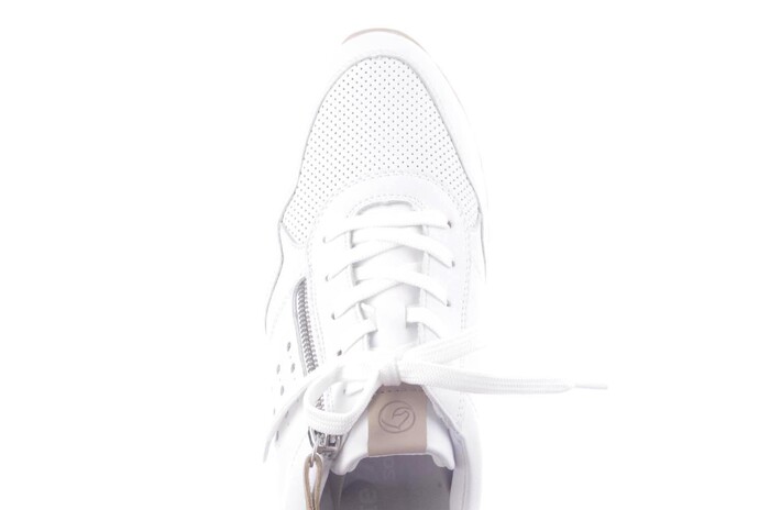 R2536-80 Remonte wit image