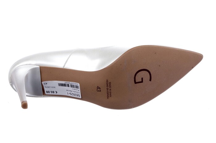 8 Giulia off-white image