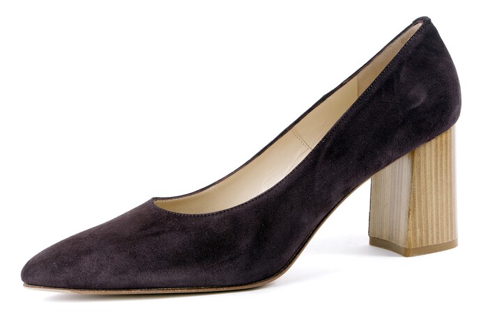 11044 LILIAN BRUIN image