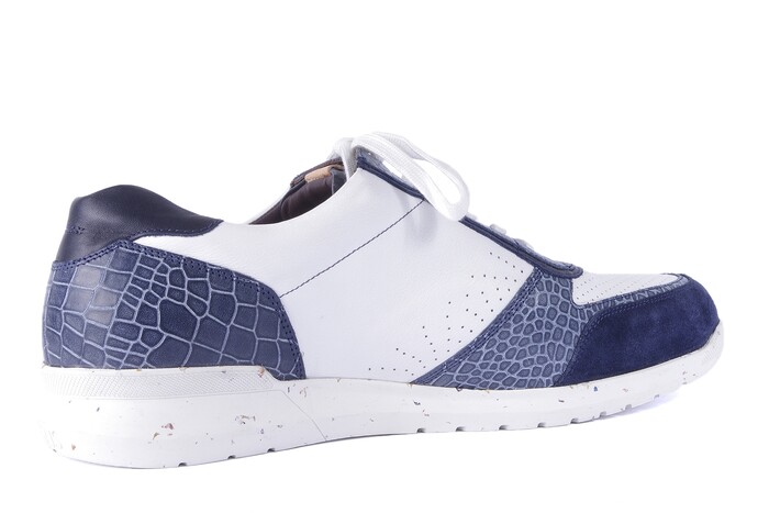 2022 202 K  GIJS WIT/JEANS image