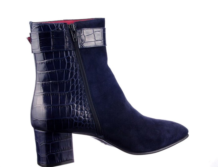11845 LILIAN BLAUW image