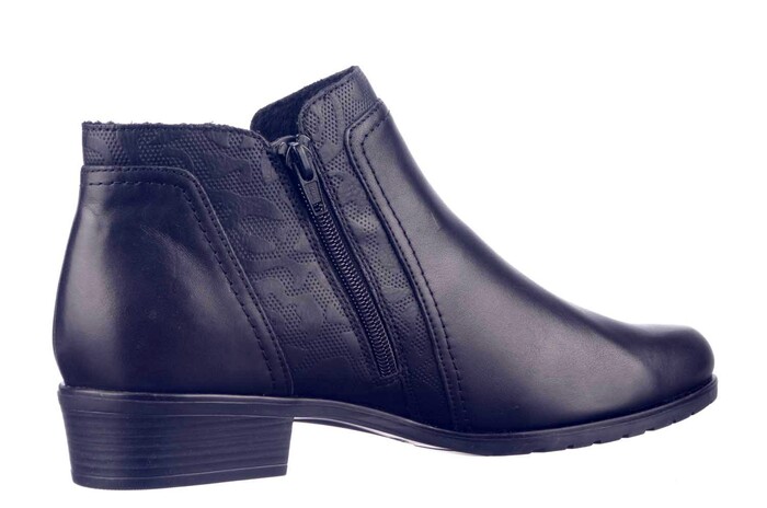 D6876-01 REMONTE ZWART image