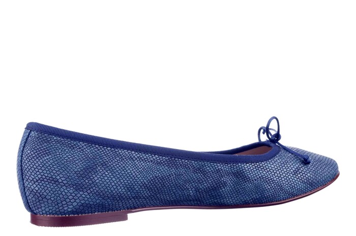 12. GIULIA JEANS image