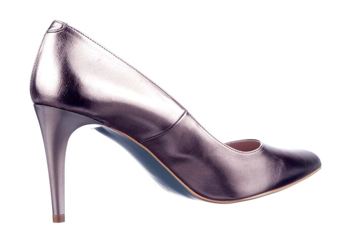 8 GIULIA BRONS image