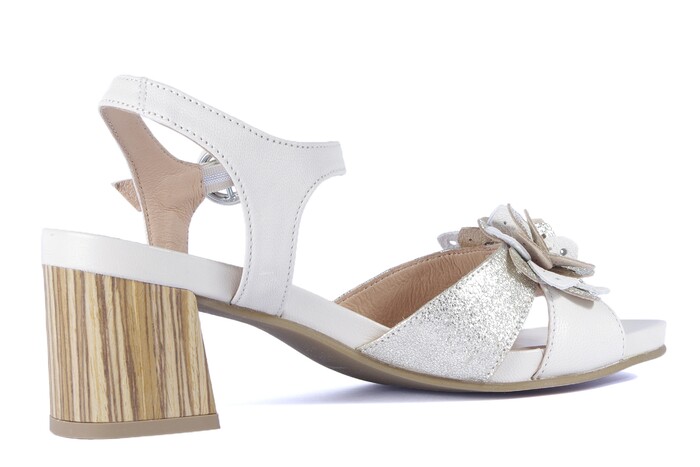 7.13.03 SOFTWAVES BEIGE/ZILVER image
