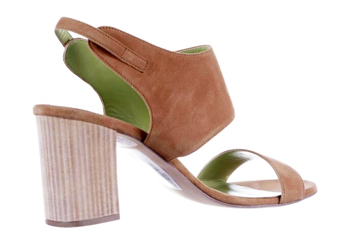 11477 LILIAN CAMEL image