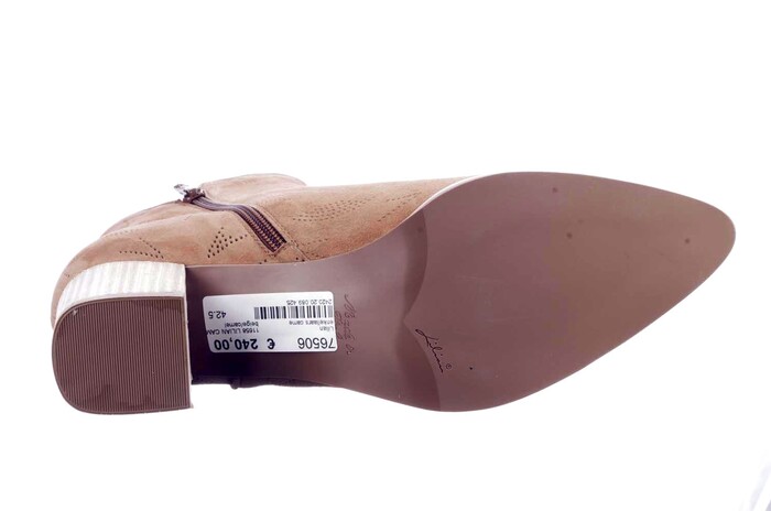 11658 LILIAN CAMEL image