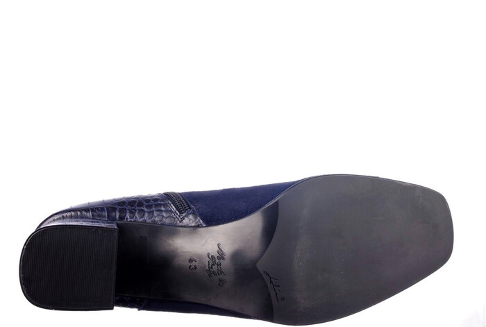 11845 LILIAN BLAUW image
