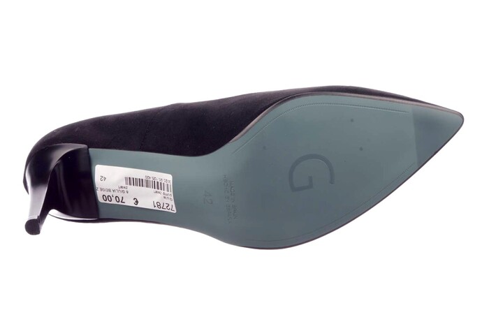 8 GIULIA ZWART SUEDE image