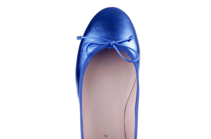 12. GIULIA  BLAUW image