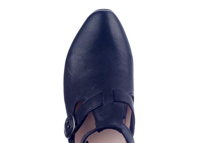 86256.00 THINK ZWART image