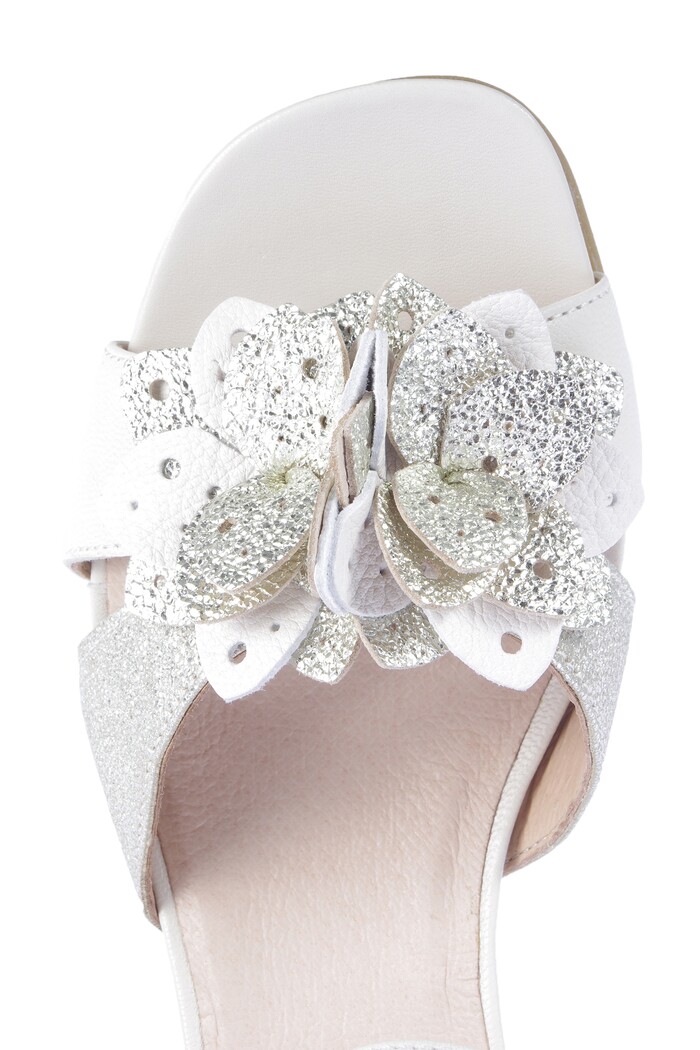 7.13.03 SOFTWAVES BEIGE/ZILVER image
