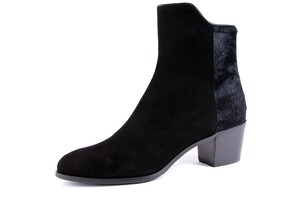 10775 LILIAN ZWART