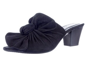 Y0102  BABOOS  ZWART